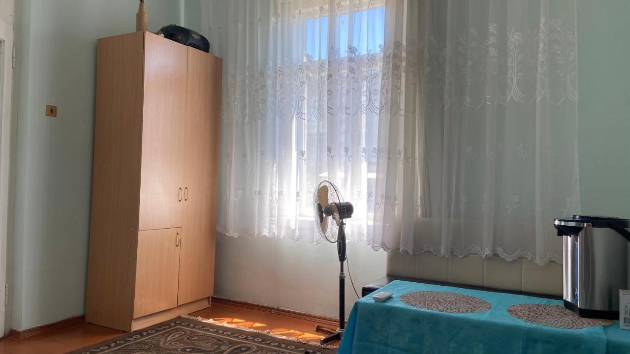 У Риты ซุคุม ภายนอก รูปภาพ